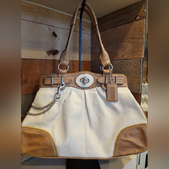 Coach Y2K Off White Leather Sachel With Chain Detail - Picture 2 of 14